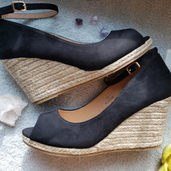 Kayleen Shoes - NIB Black peep toe espadrille wedge